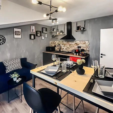 Boutique Loft, Center *