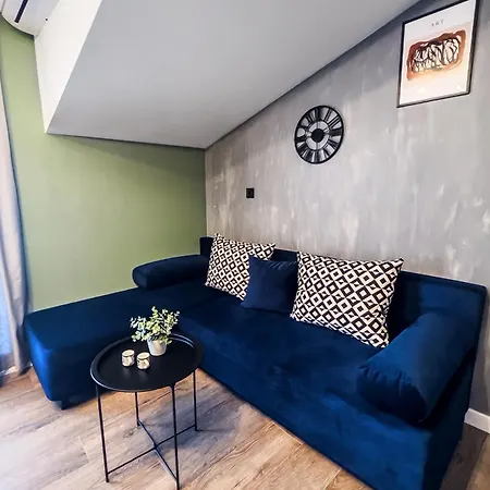 Boutique Loft, Center