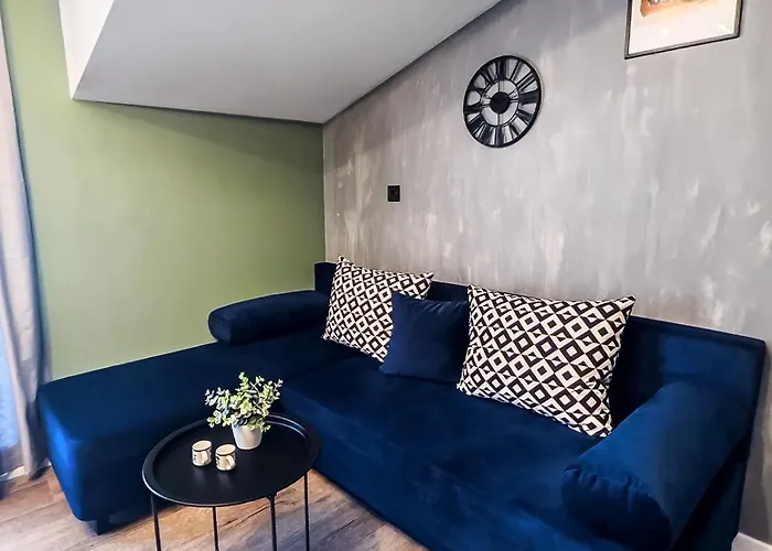 Boutique Loft, Center