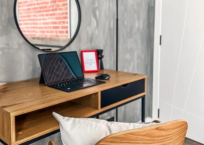 Boutique Loft, Center