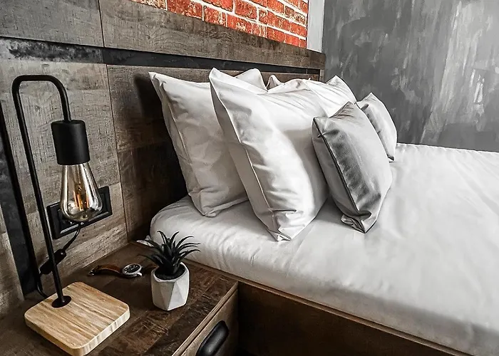 Boutique Loft, Center