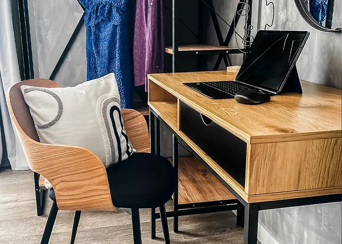 Boutique Loft, Center *